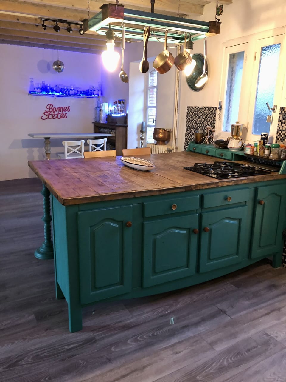 Kitchen Island 