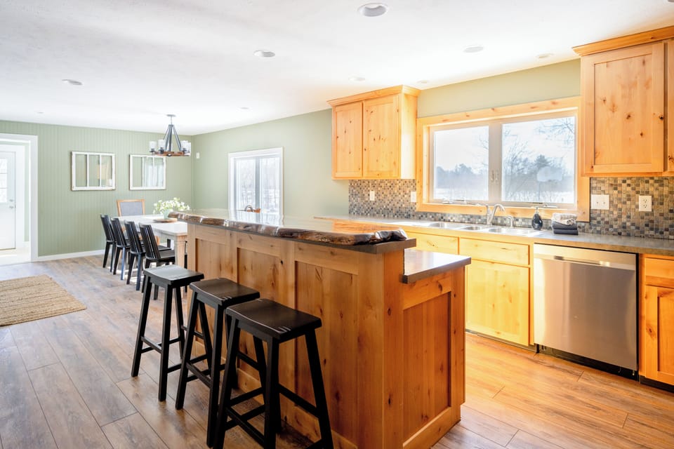 Extra Seating at the Bar