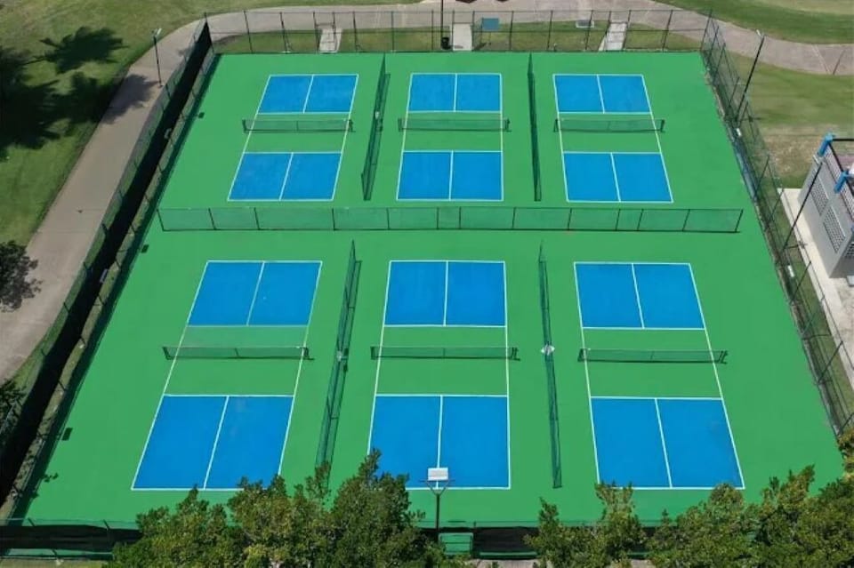 Pickle ball/tennis courts- Entertainment steps away from the community.