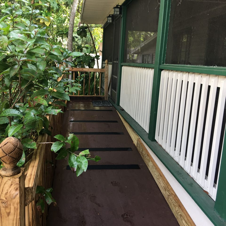 Front door ramp