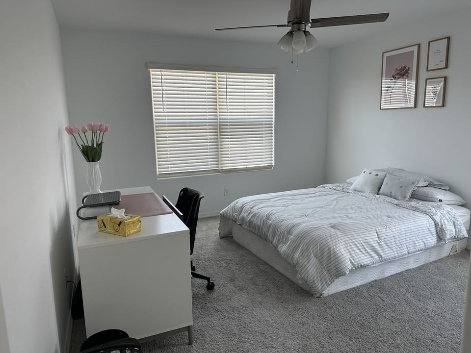 Bedroom 3 w/ Queen & Office setup 