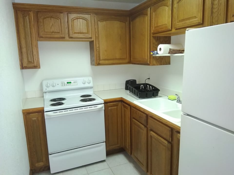 Full kitchen