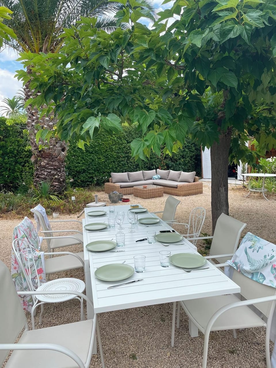 Outdoor dining