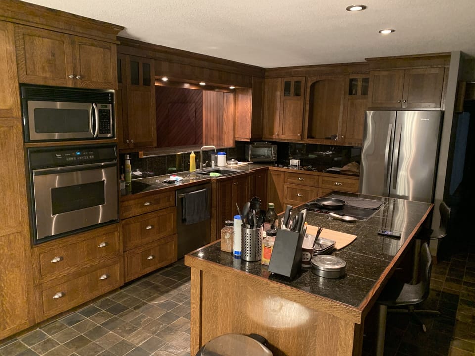 all oak kitchen with all appliances, everything for 8 people