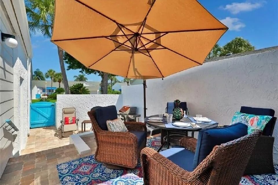 Private courtyard patio