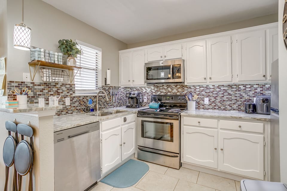 Stainless steal appliances.