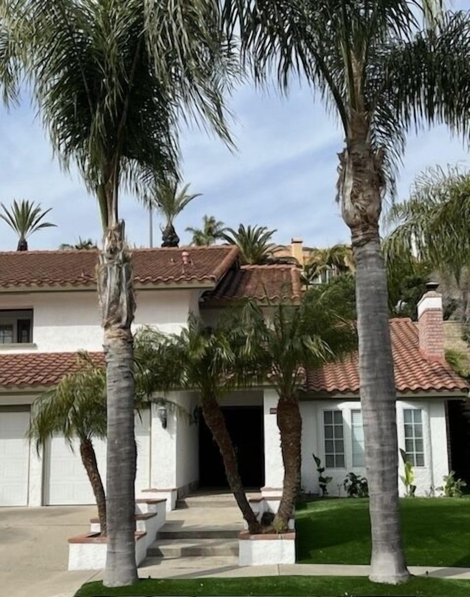 Family oasis awaits.
