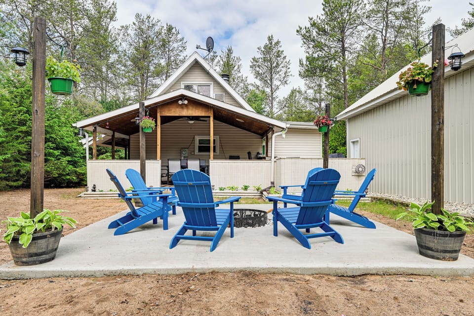 Friendship Vacation Rental | 4BR | 1.5BA | 1,525 Sq Ft | 4 Steps to Access