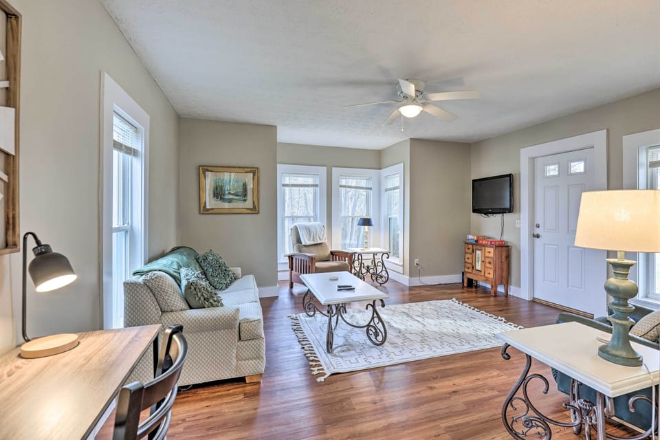 Himrod Vacation Rental | 2BR | 1.5BA | 1 Step to Enter | 1,600 Sq Ft