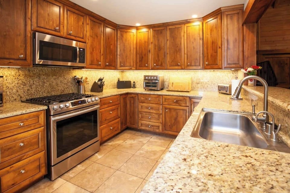 We have a fully equipped kitchen for guest use, including extra appliances, like a crockpot, coffee maker, air fryer, blender, and ice maker! 
