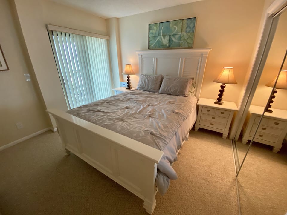 Guest Bedroom - Queen