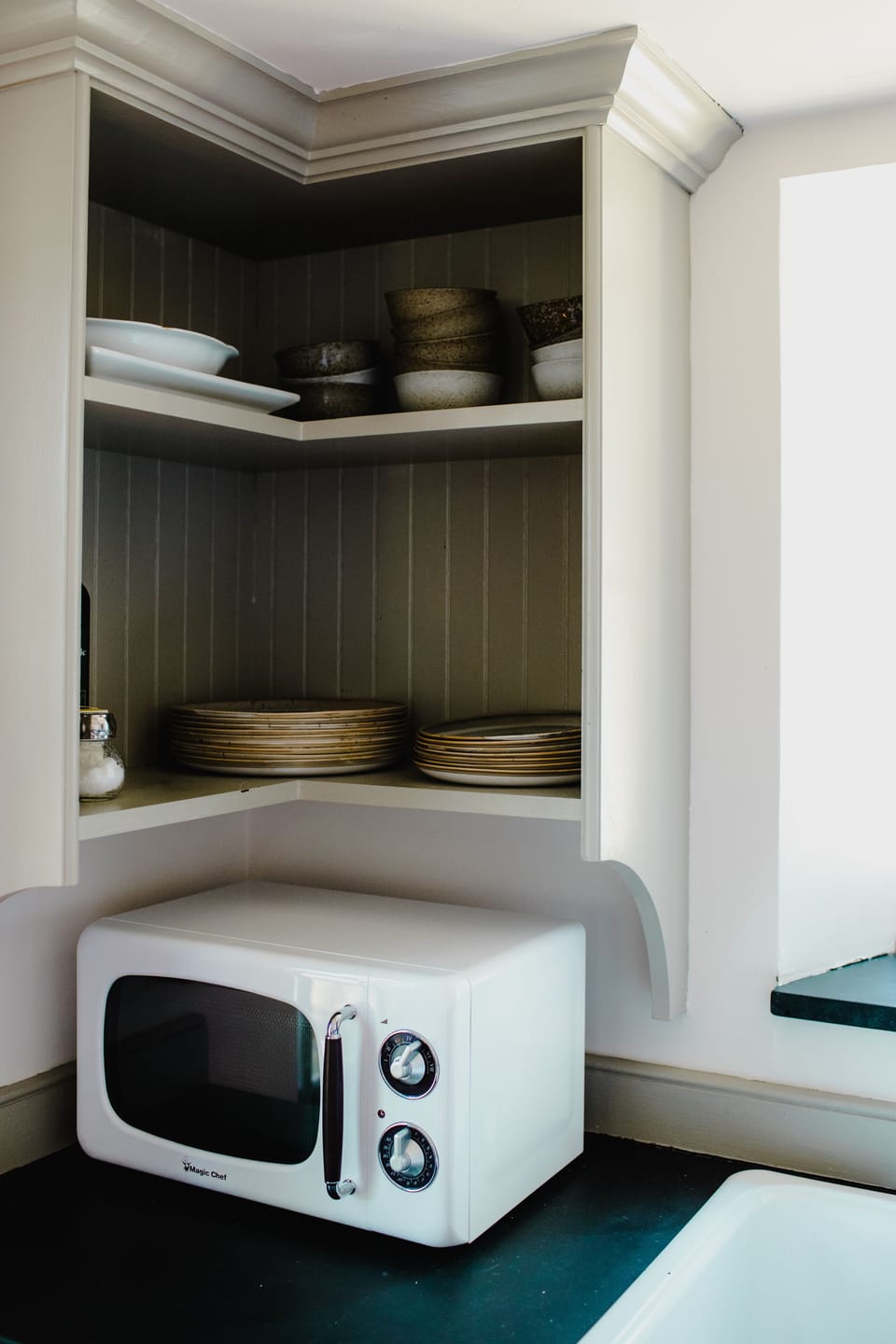 Cottage - All Kitchen Dishware Included