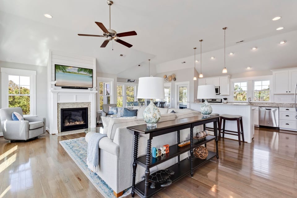 Rest up in the Living Area with hardwood floors, high ceilings, and a large, Flat Screen TV that's ideal for evening movies or easy entertainment on a rainy day.