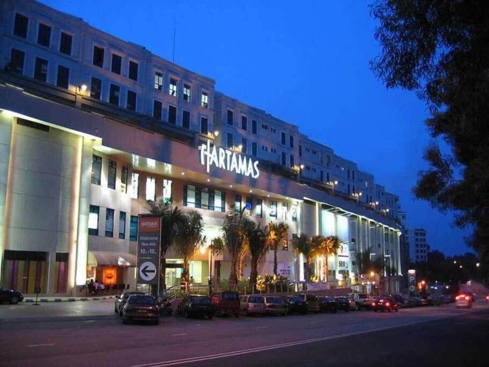5 min walk from Hartamas Shopping Centre