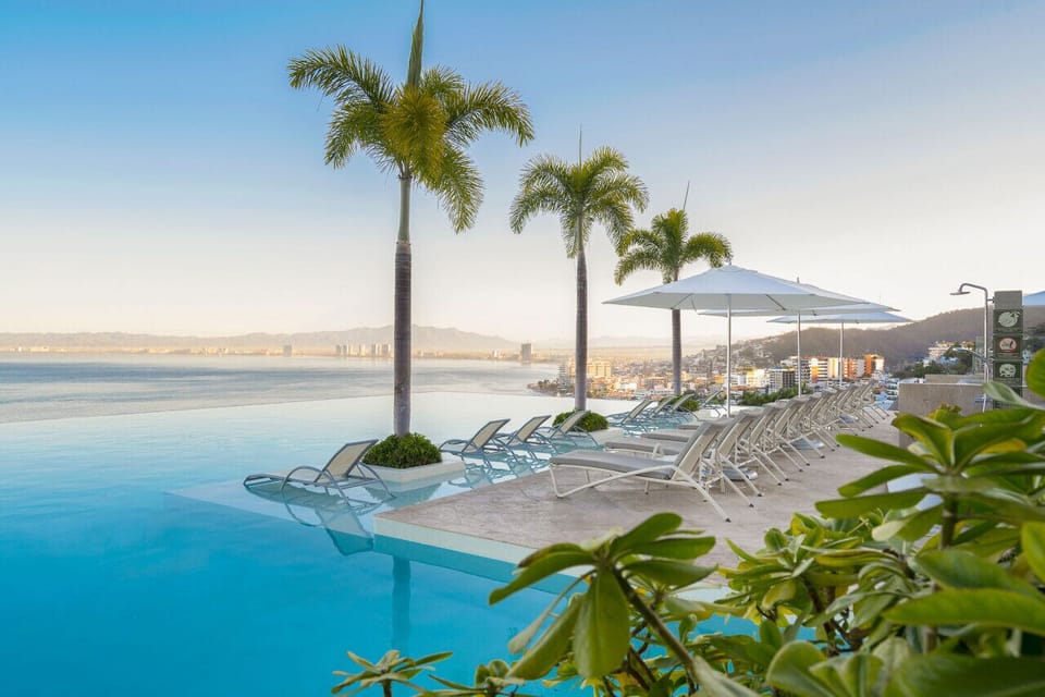 Rooftop Infinity Pool