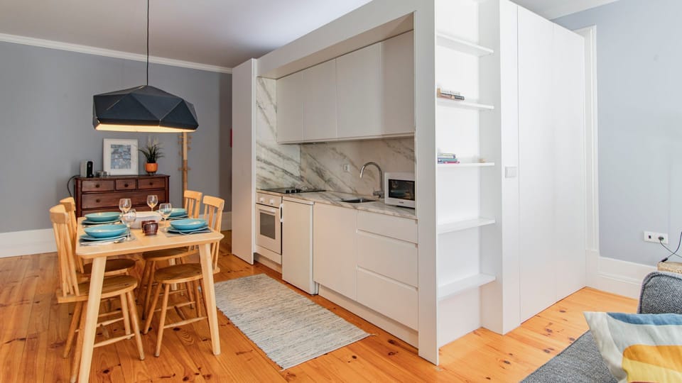 Nicely equipped kitchenette with a stove, microwave, oven and mini fridge + all the main cooking utensils needed for your homecooked meals! #kitchenette