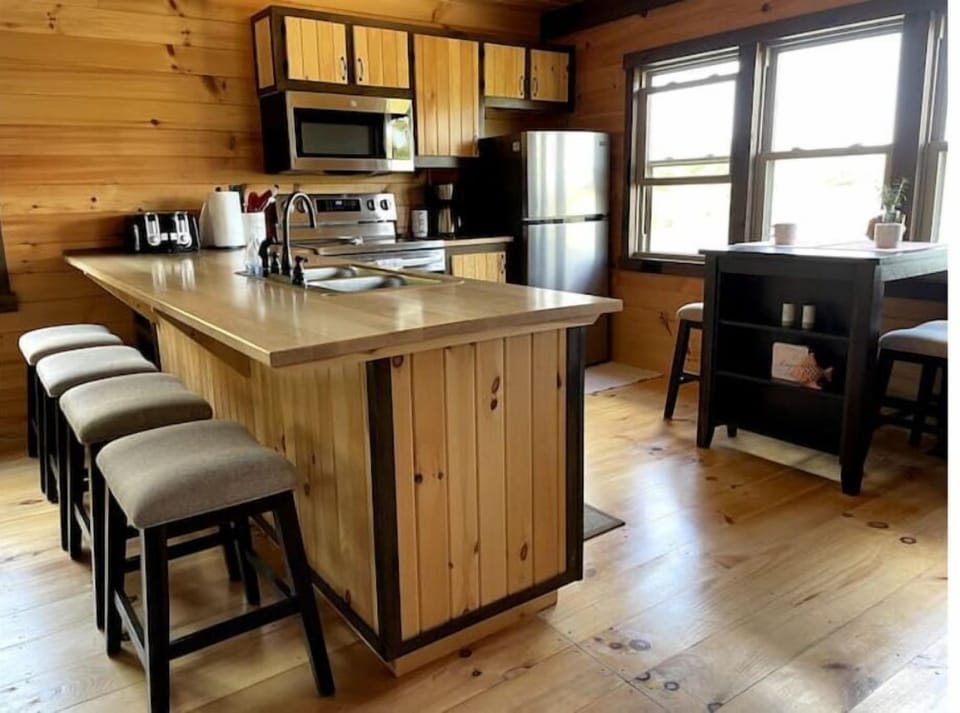 Seating at the island and nook