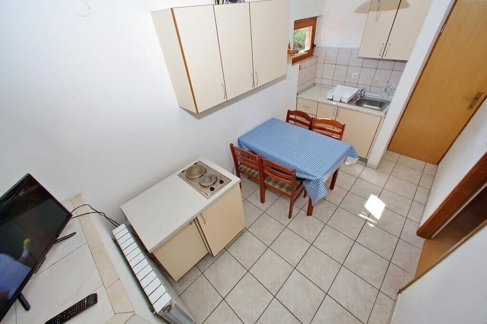 Kitchen with dining area