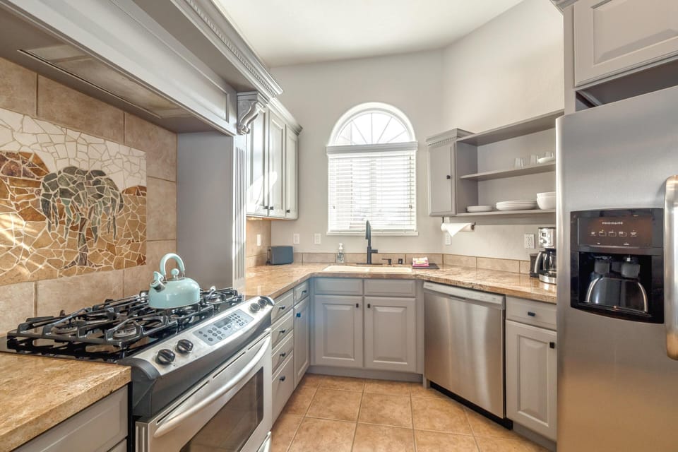 A kitchen that feels just like home—without the hassle.