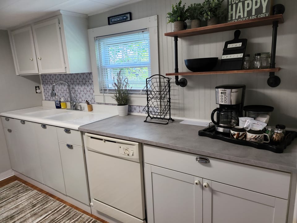 Full kitchen