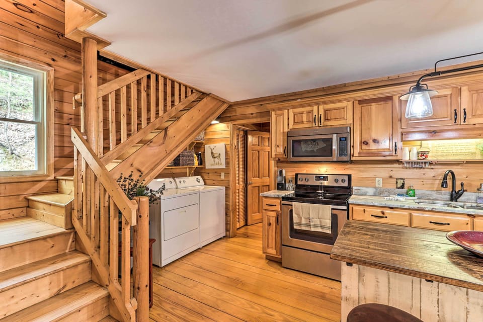 Kitchen | Cooking Basics | Coffee Maker | Paper Towels/Trash Bags Provided