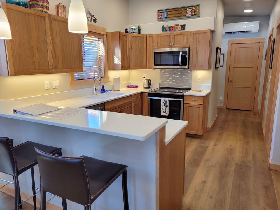 Spacious kitchen for easy cooking! 