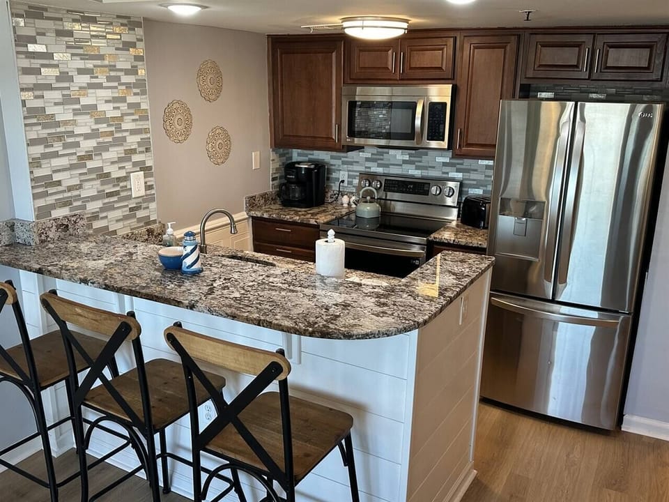 Bar and kitchen area