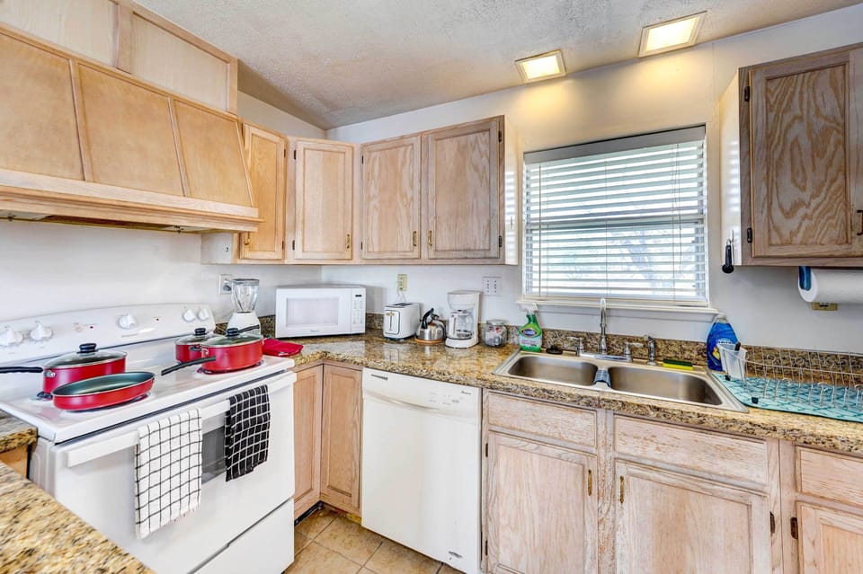 Kitchen | Electric Range | Dishwasher | Microwave | Fridge