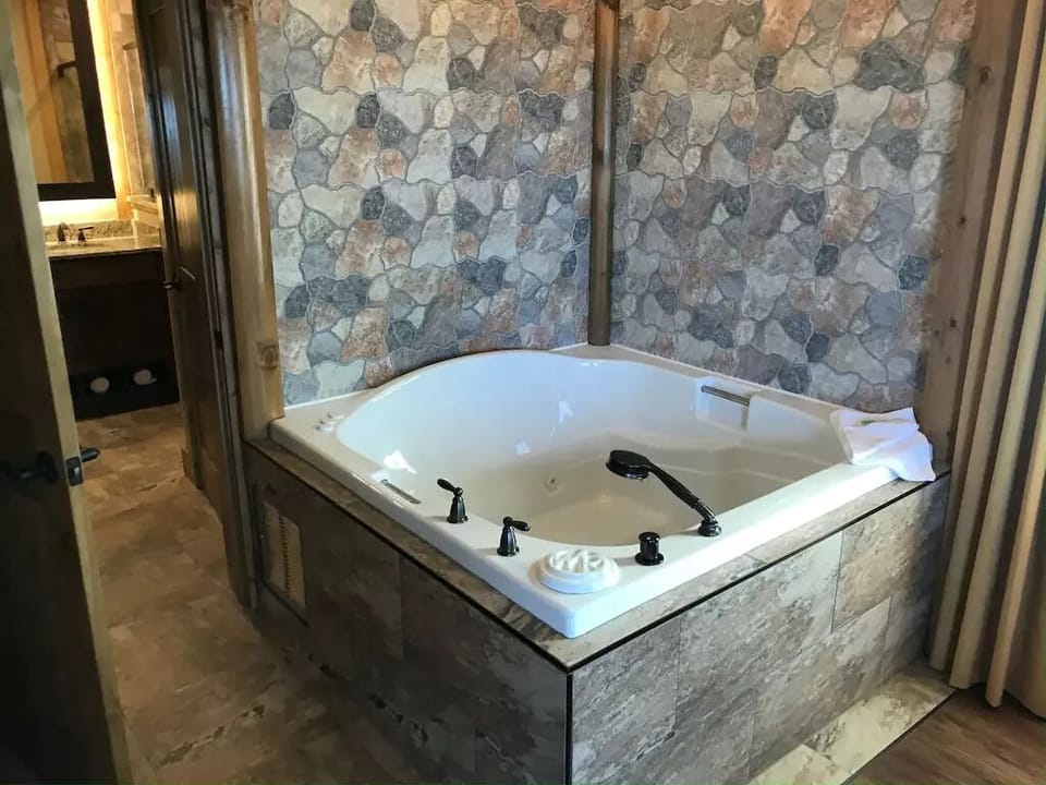 Both bedrooms have a whirlpool tub like this.