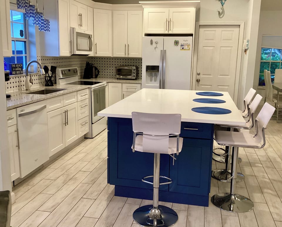 Full kitchen