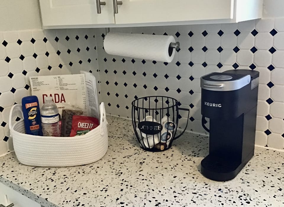Welcome basket - coffee maker- coffee and tea