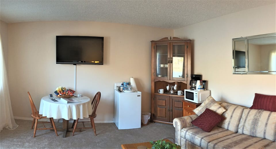 Kitchen and dining area