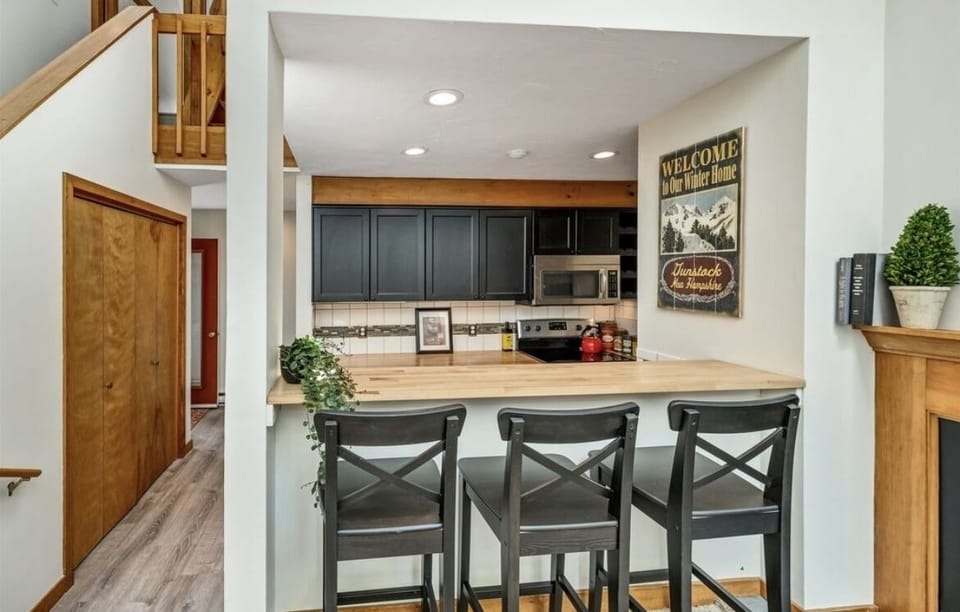 Kitchen with bar seating