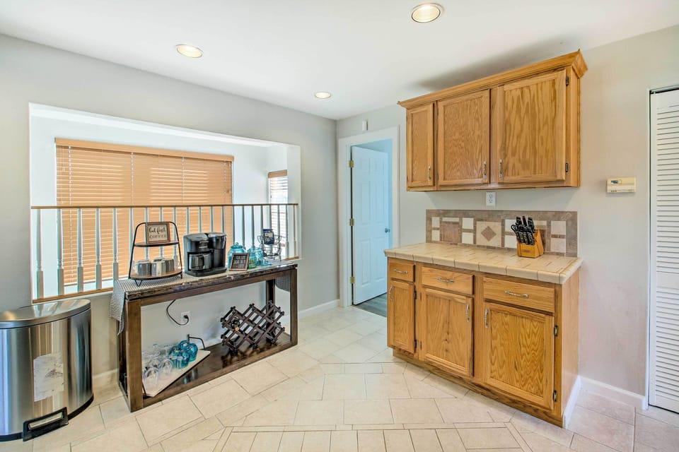 Kitchen | Slow Cooker | Toaster | Main Level