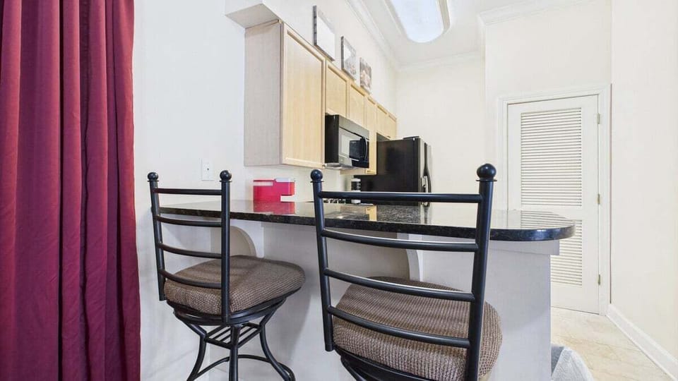 Kitchen breakfast bar with seating for 2