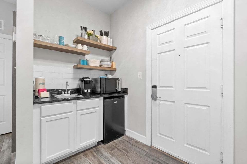 Kitchenette with mini refrigerator