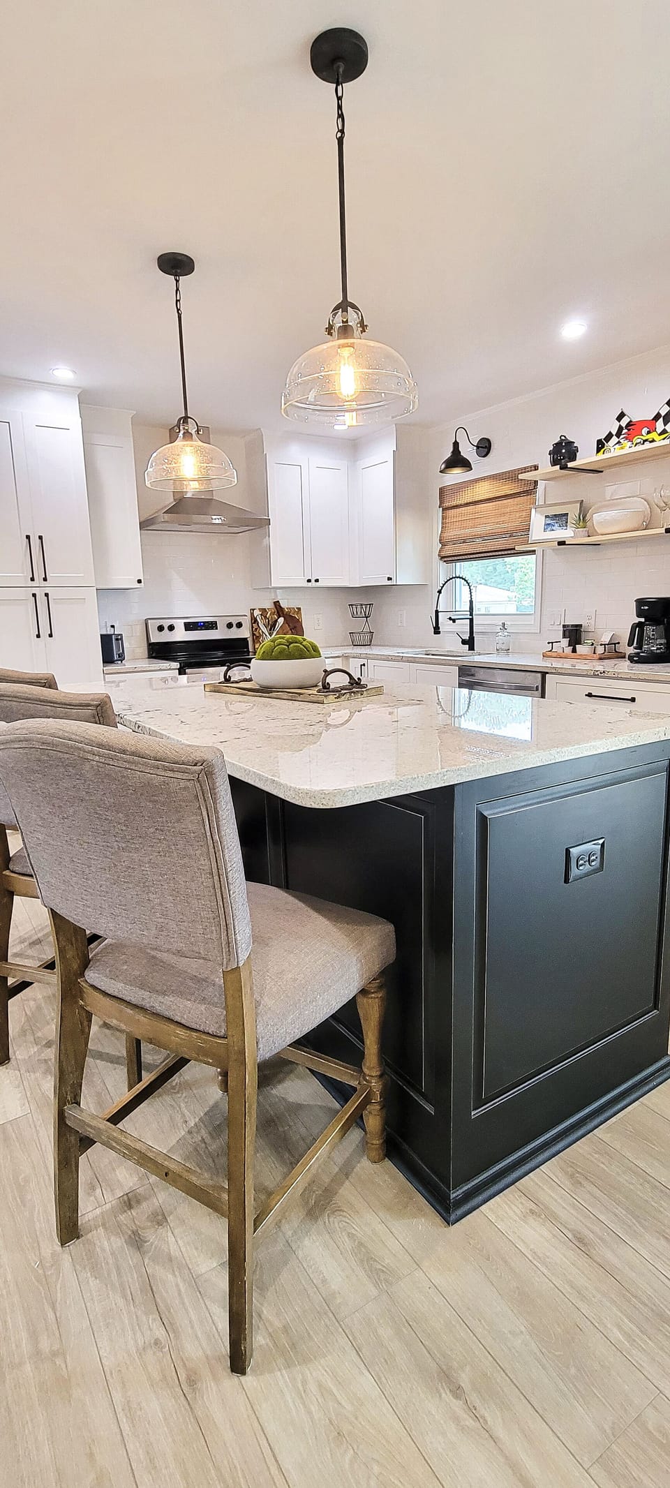 Gourmet Kitchen - Fully appointed with all the essentials!