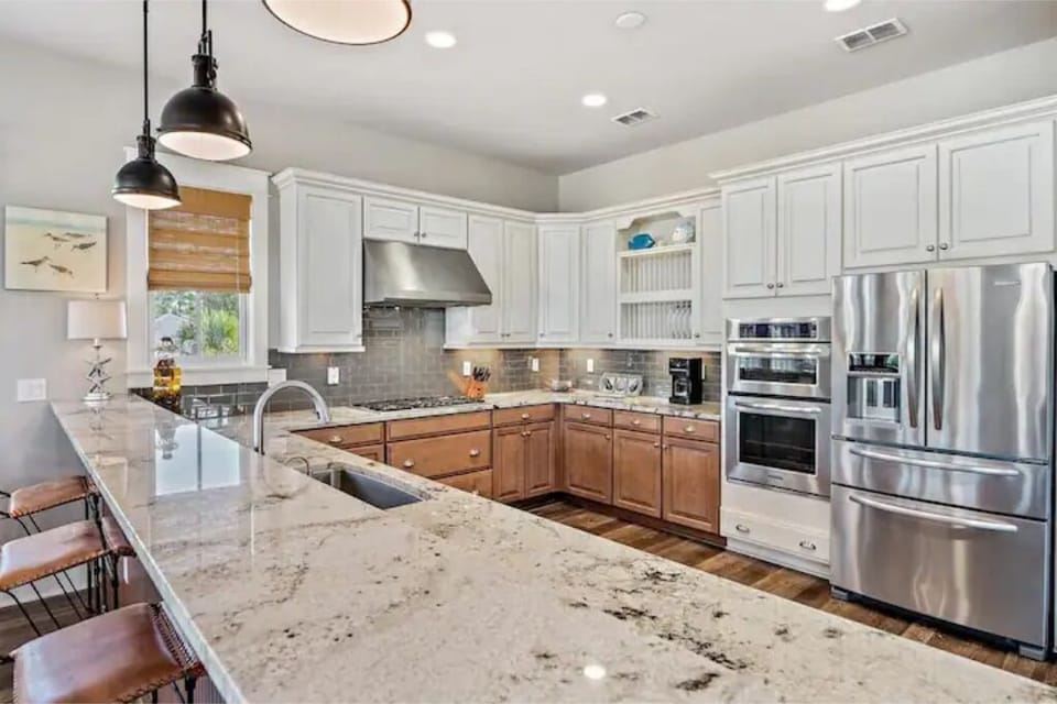 GOURMET KITCHEN