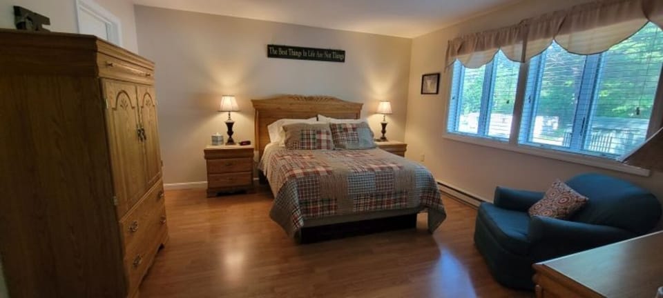 Master Bedroom Queen