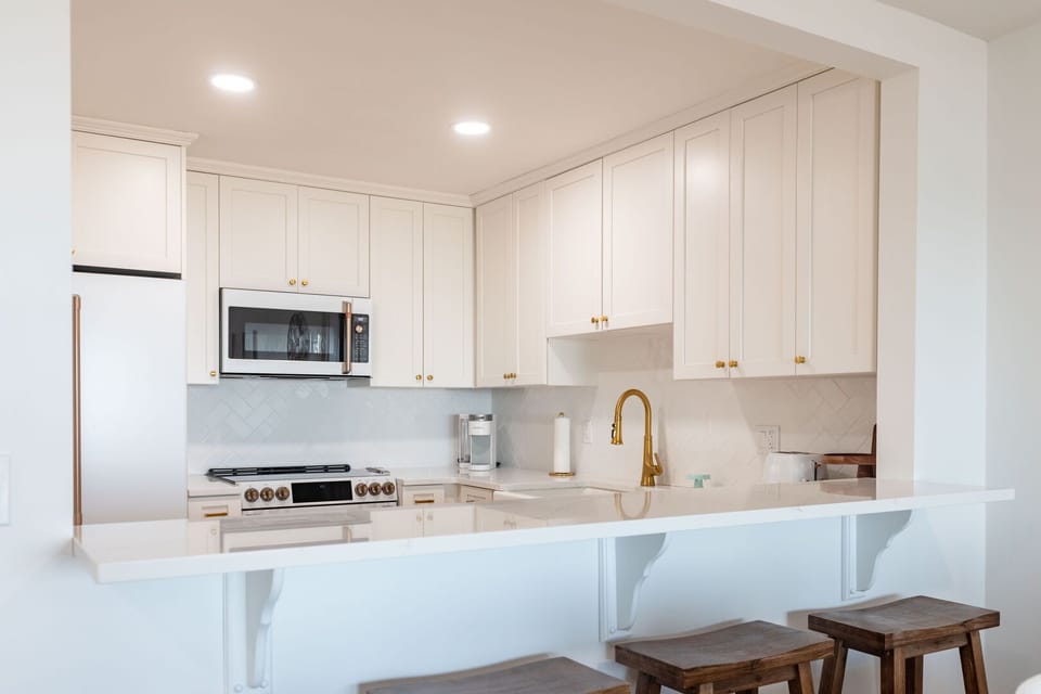 Open Kitchen Layout with Breakfast Bar