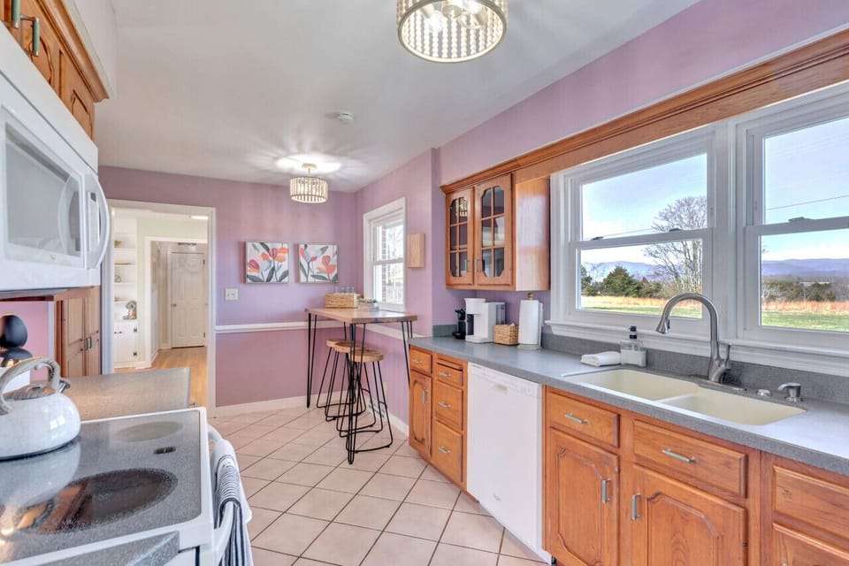 Large kitchen for easy meal prep and gathering