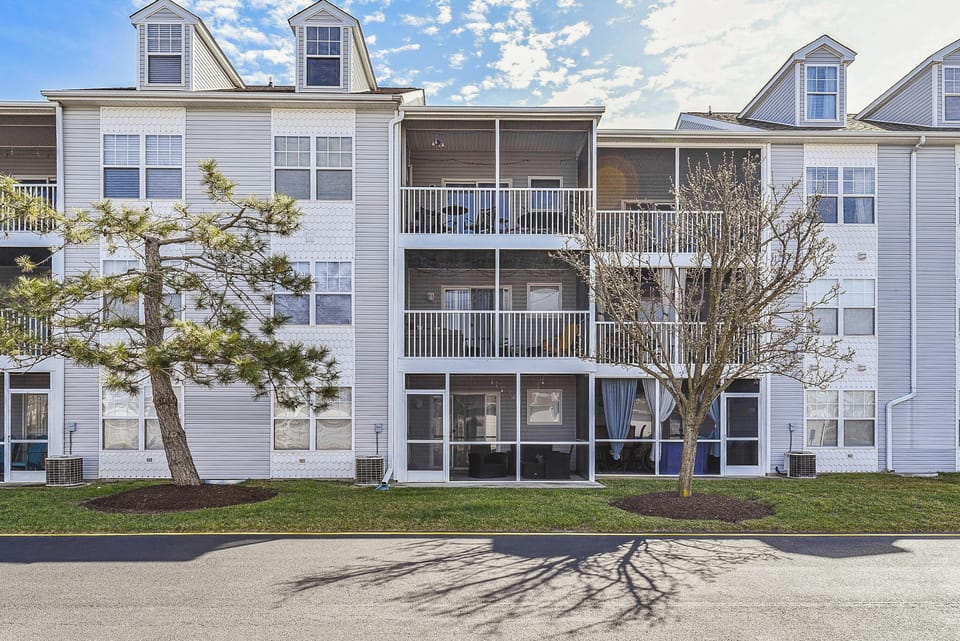 Exterior,Back Elevation,