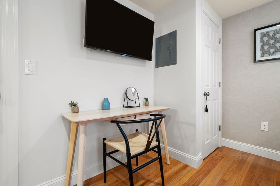 feee0495-90e3-404d-8074-3576e8d0de83