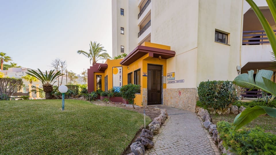 Stroll through the beautifully landscaped gardens towards the welcoming entrance of your sun-drenched retreat.
#Entrance #GardenView #LovelyStay