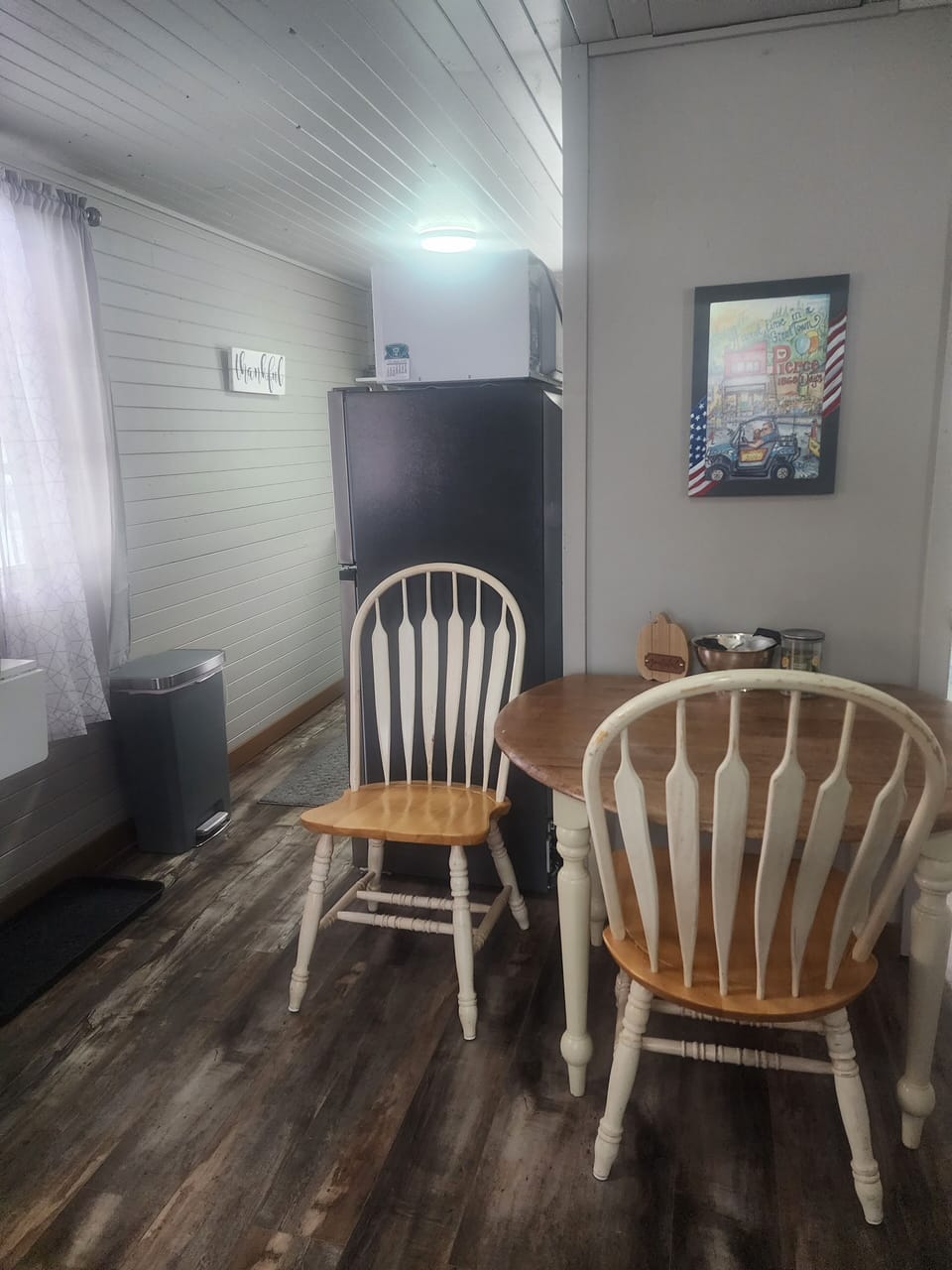  dinette table