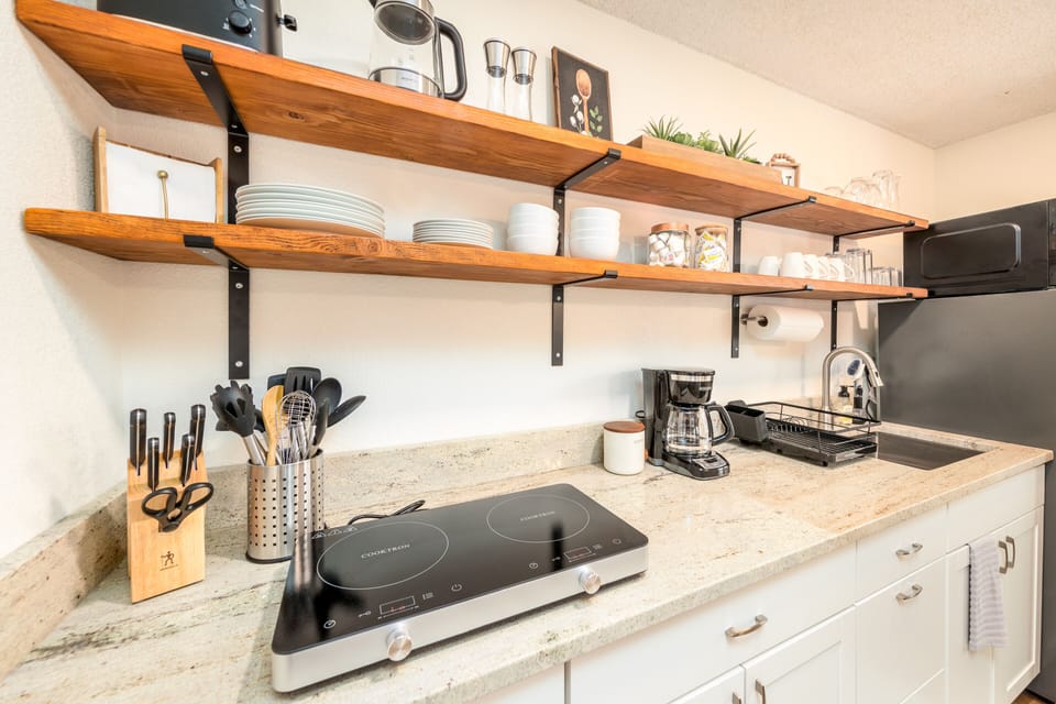 Well appointed kitchenette