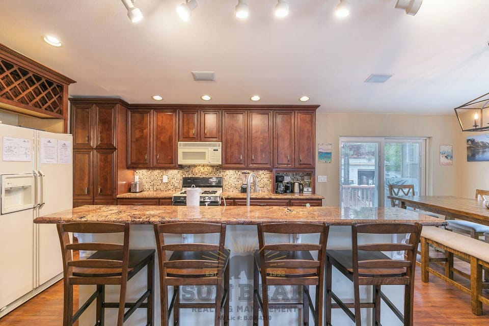 Kitchen view 3
