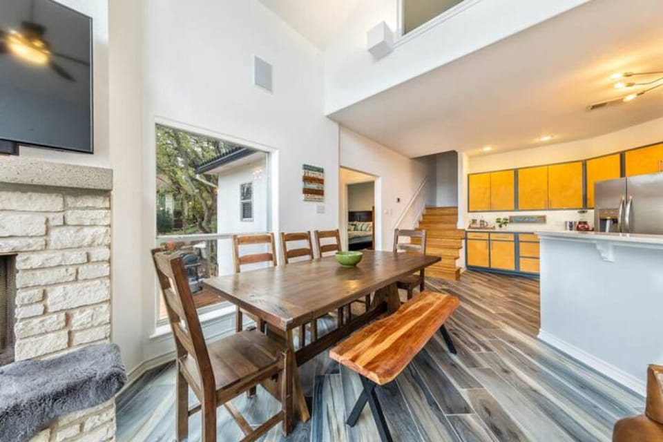 Dining table seats 8 people