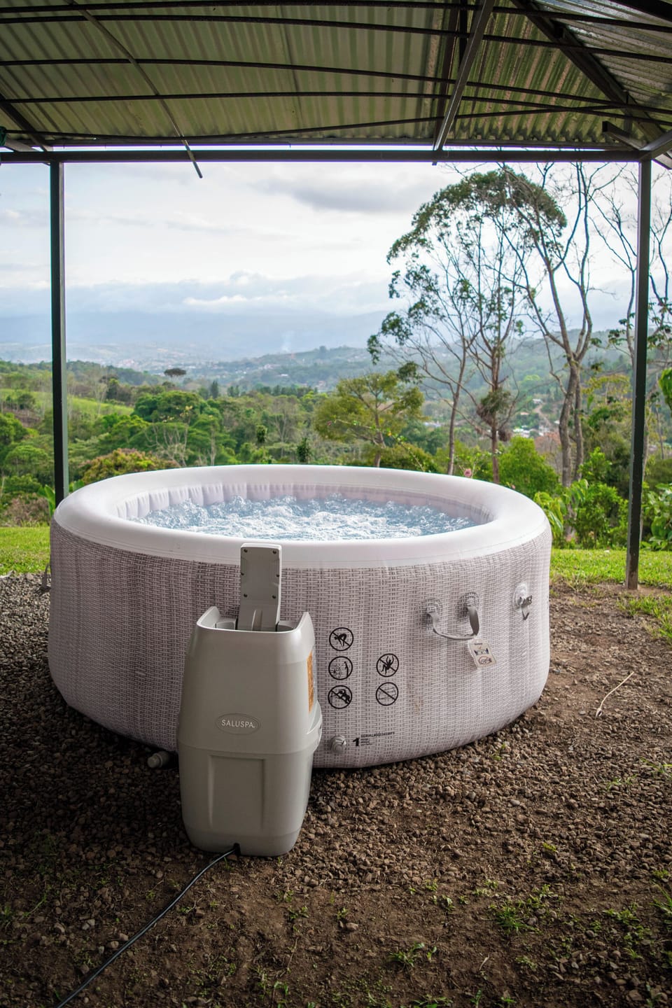 Outdoor spa tub