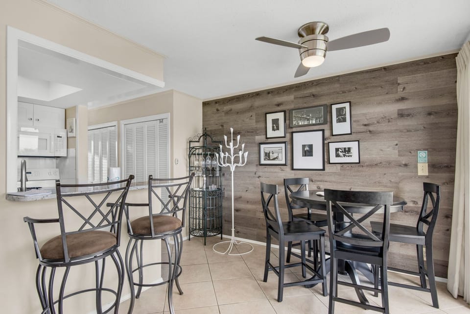 Dining plus eat-in bar seating